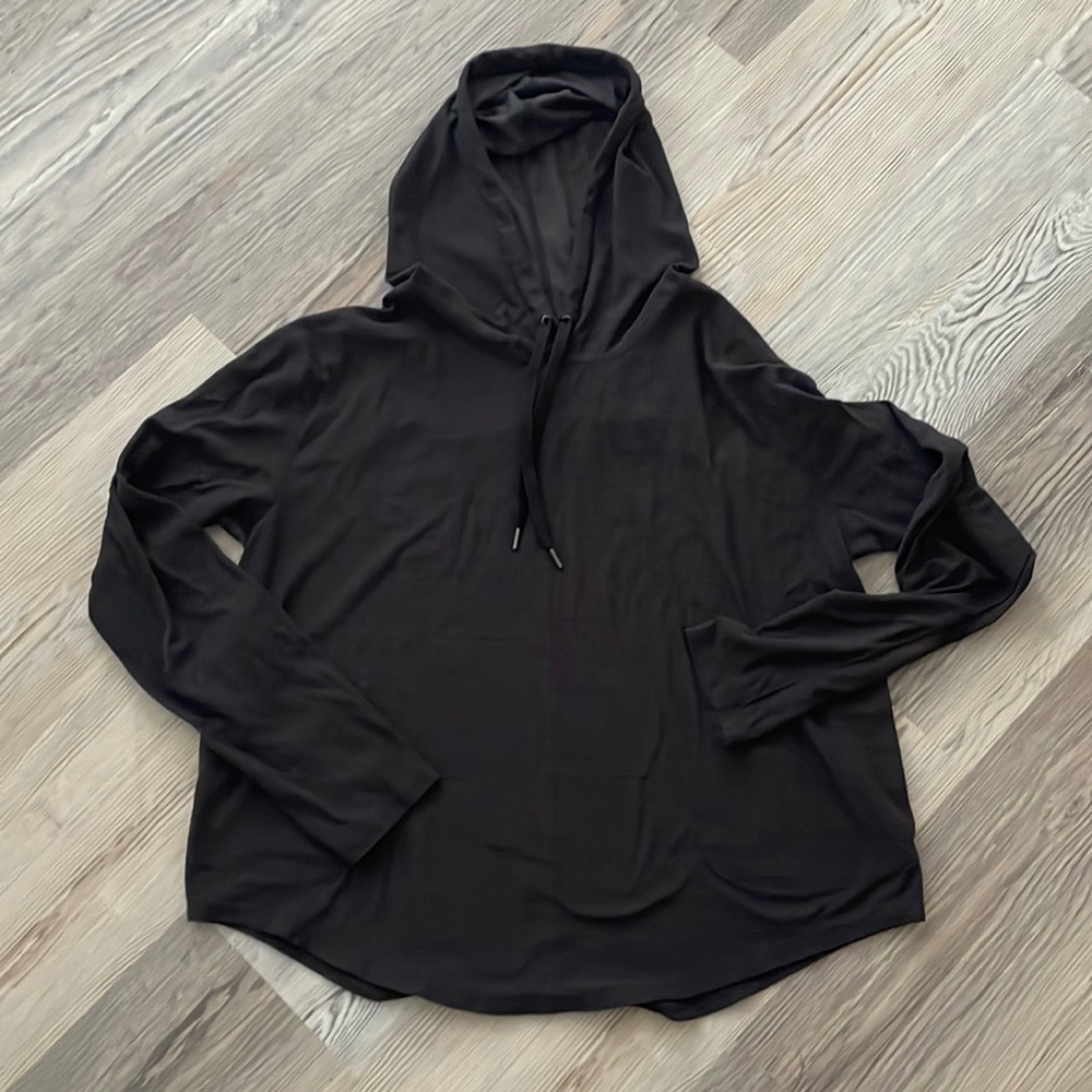 Old navy hoodie with pockets